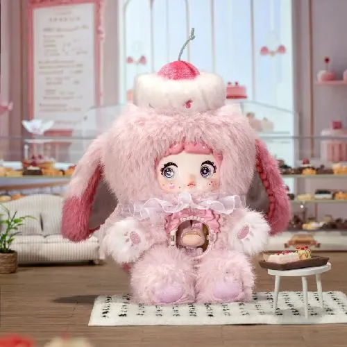 Nommi Berry Pop plush figure in its bakery scene — official TOP TOY render, A Bite of Sweetheart series